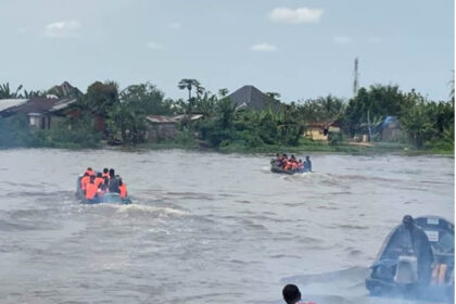 INEC-transports-election-officials-in-Bayelsa