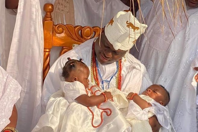 Ooni and twins