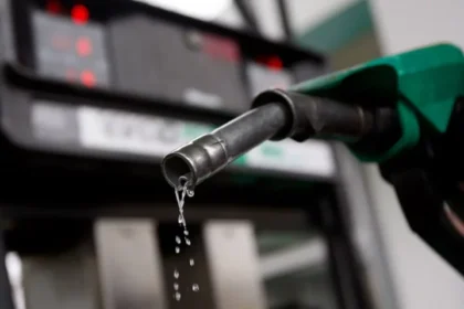 Dangote, NNPCL price war: Fuel may drop to N650/litre - Analyst