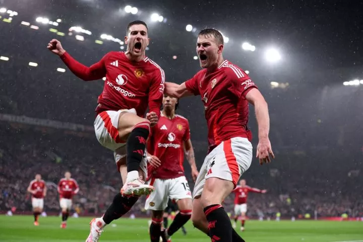 Fernandes hat-trick fires Man Utd into Europa League q'finals