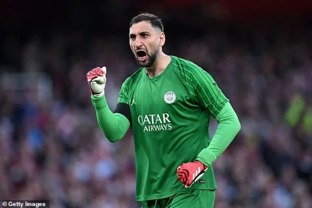 Manchester United are reportedly plotting an audacious swoop for Paris Saint-Germain goalkeeper Gianluigi Donnarumma