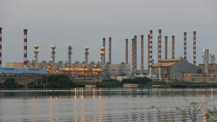 Trump says China can continue to buy Iranian oil