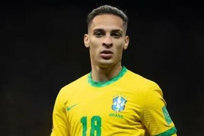 Deal closer - Fee reduced as Manchester United press to seal £30.1million exit