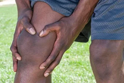 Here's why your knees crack and pop sometimes