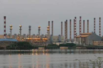 Trump says China can continue to buy Iranian oil