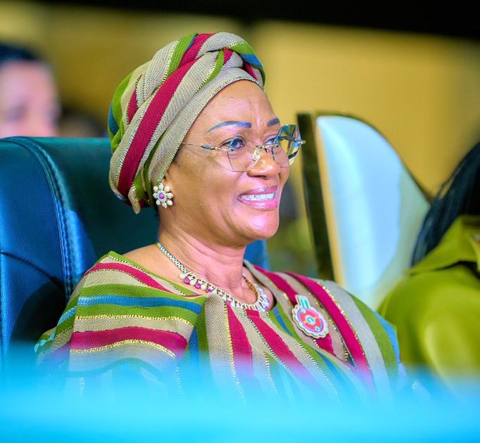 Remi Tinubu asks Adeleke to stop singing, sparks debate